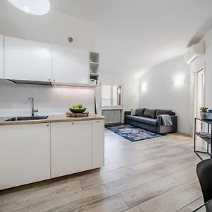  Apartment Casa Nicola Ai Filippini Italy